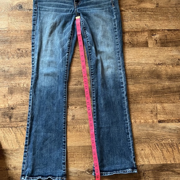 Women’s Size 8 Kick Boot Jeans - Picture 4 of 9